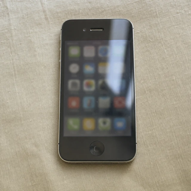Older smartphone with app icons